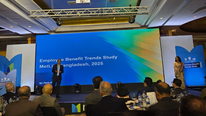 private employees struggling with money issues